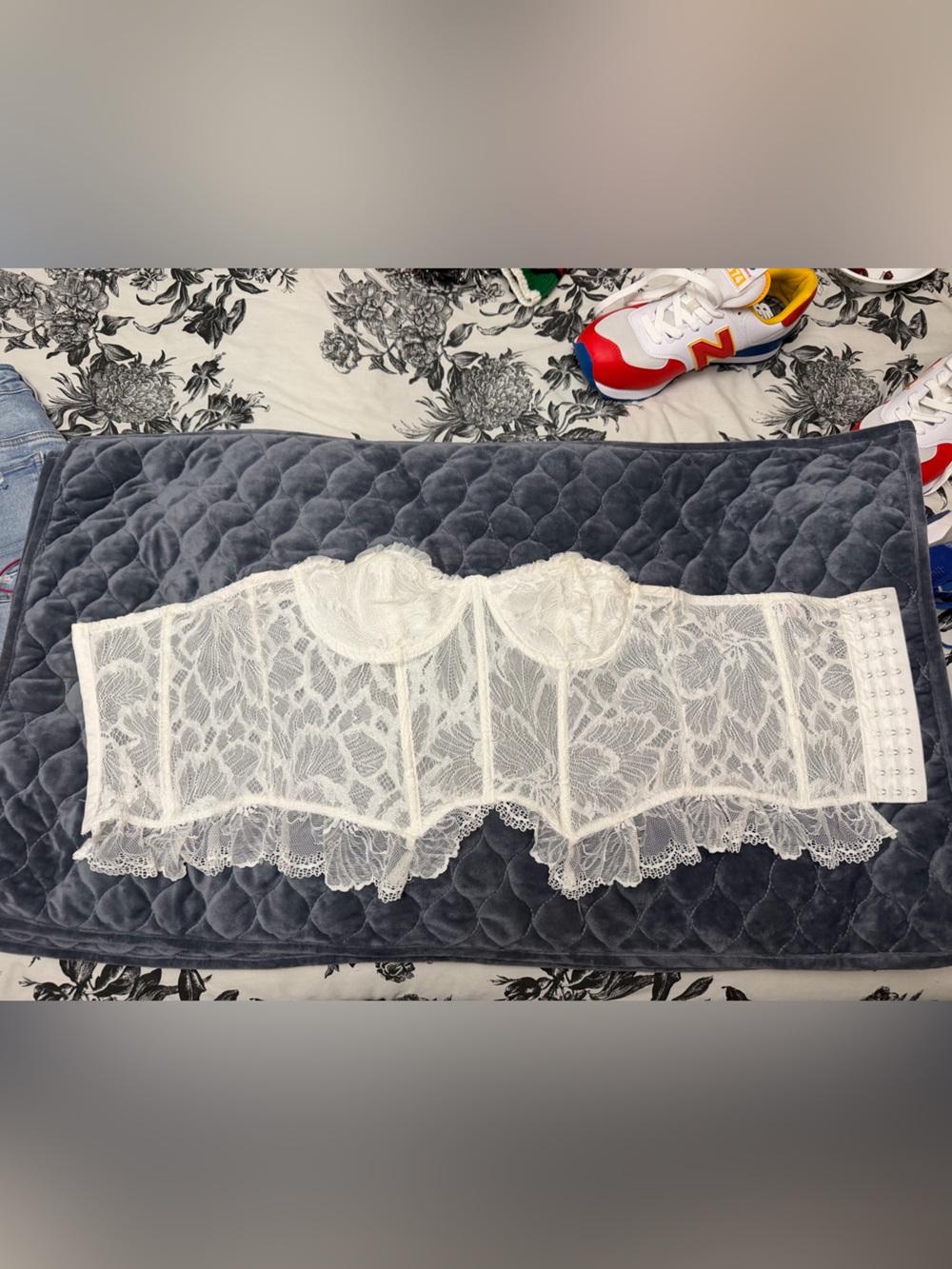 Edikted lace cami top.  Women’s large